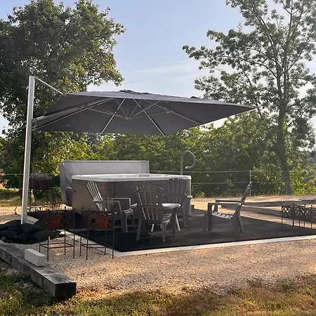 Lelotusnoir-perigord 3* Mazeyrolles